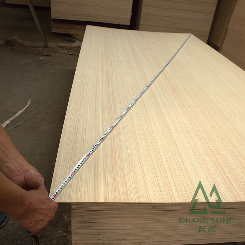 Ev poplar ntsib plywood